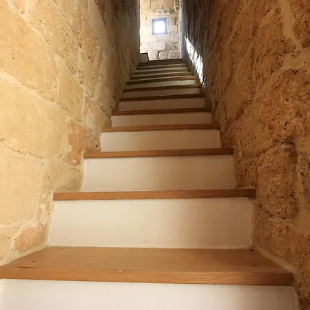 فندق مبيت وإفطار Masseria Fano Relais & Wine 3*